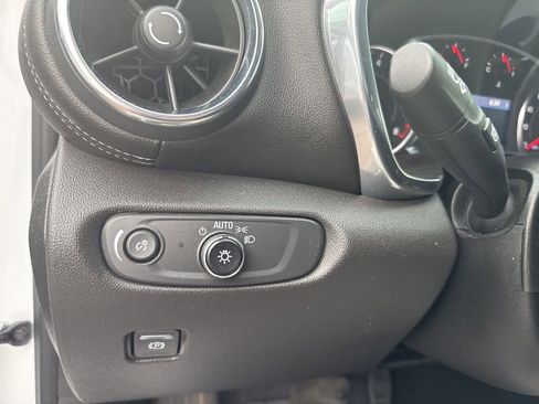 Used 2023 Chevrolet Blazer LT AWD/4WD image 13