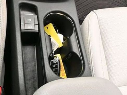 Used 2022 Hyundai Kona Limited image 22