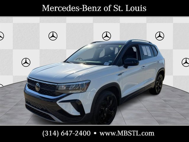 Used 2024 Volkswagen Taos SE w/ Panoramic Sunroof Package FWD image 4
