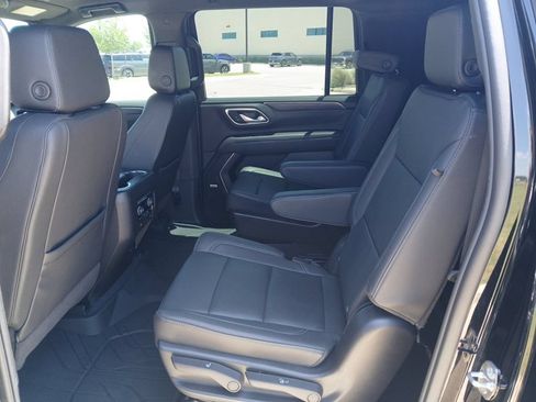 Used 2024 Chevrolet Suburban Z71 w/ Luxury Package AWD/4WD image 25