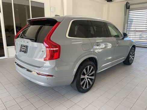 Used 2025 Volvo XC90 B5 Core image 4