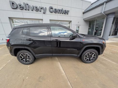 New 2026 Jeep Compass Trailhawk w/ Sun, Sound & Navigation Group image 4