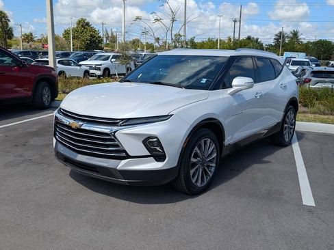 Used 2023 Chevrolet Blazer Premier w/ LPO, Cargo Package FWD image 3