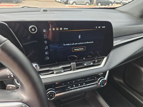 Used 2025 Chevrolet Equinox LT image 19