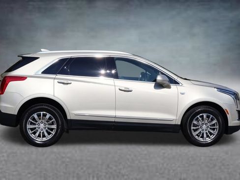 Used 2017 Cadillac XT5 Luxury w/ Driver Awareness Package FWD image 2
