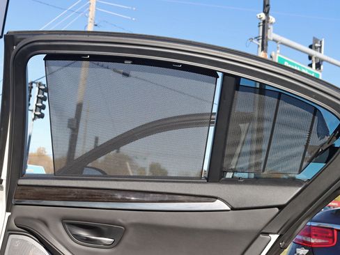 Used 2015 BMW M5 image 42