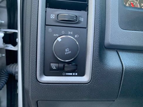 Used 2017 RAM 1500 Express AWD/4WD image 14