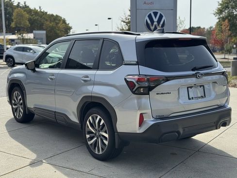 Used 2025 Subaru Forester Touring image 12