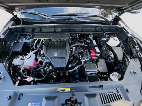Used 2023 Toyota Highlander Platinum image 31