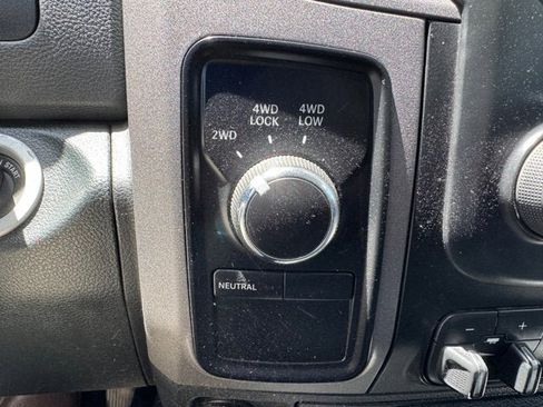 Used 2017 RAM 2500 Tradesman w/ Chrome Appearance Group AWD/4WD image 14