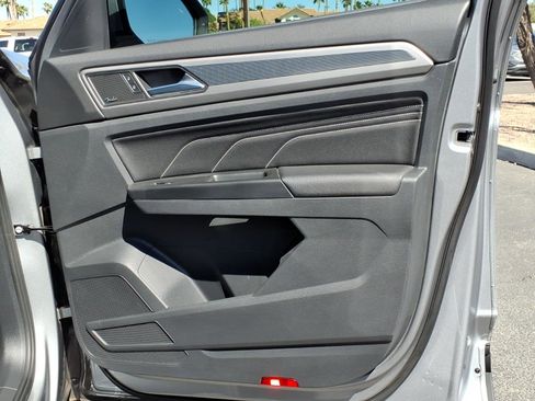 Certified 2020 Volkswagen Atlas Cross Sport SEL Premium image 15