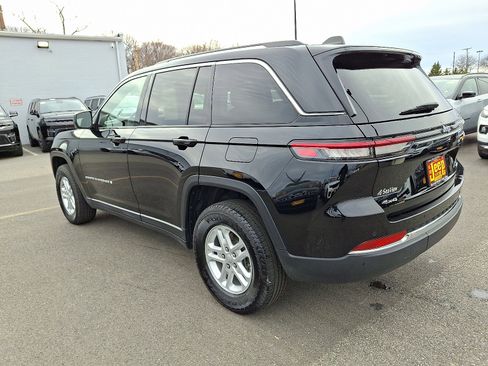 Certified 2023 Jeep Grand Cherokee Laredo w/ Luxury Tech Group I image 4