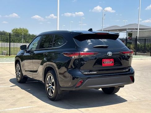 Used 2026 Toyota Highlander XLE AWD/4WD image 9