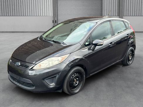 Used 2013 Ford Fiesta SE FWD image 27