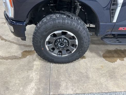 Certified 2024 Ford F350 Platinum w/ Tremor Off-Road Package image 39