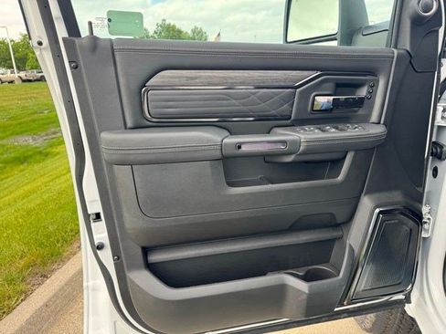 New 2026 RAM 2500 Limited AWD/4WD image 8