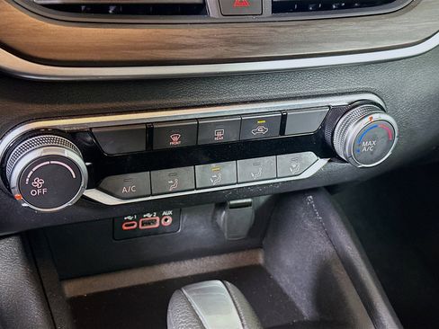 Used 2025 Nissan Altima 2.5 SV image 23