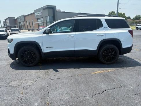 Used 2023 GMC Acadia SLE w/ Driver Convenience Package FWD image 3