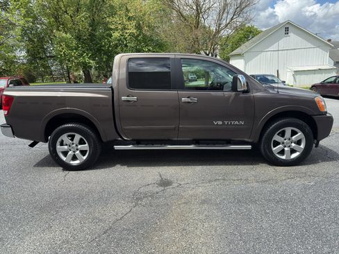 Used 2015 Nissan Titan SL w/ SL Moonroof Package AWD/4WD image 6