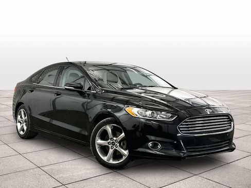 Used 2013 Ford Fusion SE FWD image 2