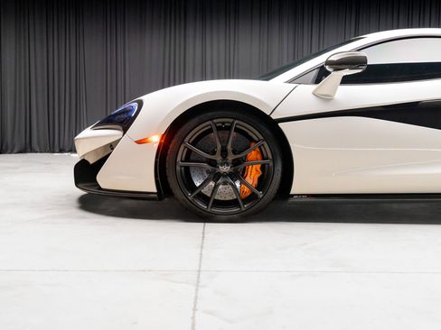 Used 2016 McLaren 570S Coupe RWD image 7