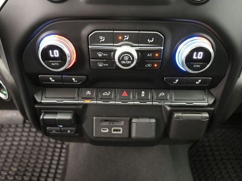 Used 2021 GMC Sierra 1500 SLT RWD image 4