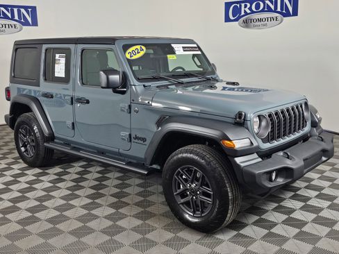 Used 2024 Jeep Wrangler Unlimited Sport AWD/4WD image 7