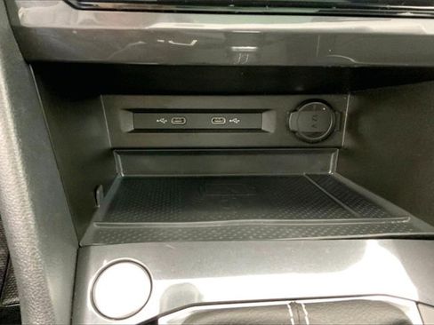 Certified 2022 Volkswagen Tiguan SEL R-Line image 33