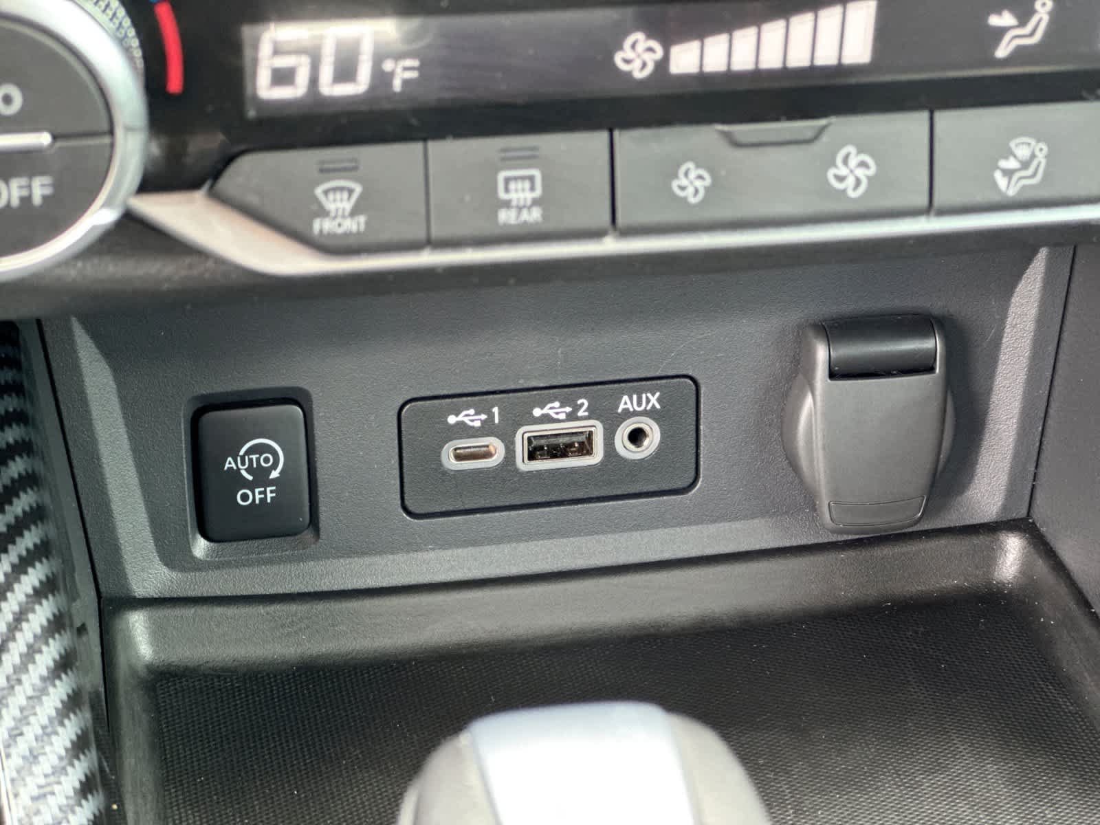 Used 2025 Nissan Sentra SR w/ Midnight Edition FWD image 38