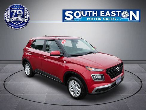 Used 2021 Hyundai Venue SE FWD image 2
