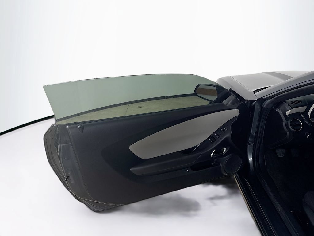 Used 2015 Chevrolet Camaro LS RWD image 11