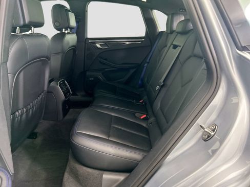 Certified 2025 Porsche Macan AWD/4WD image 18