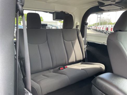 Used 2016 Jeep Wrangler Sport w/ Quick Order Package 24S AWD/4WD image 18