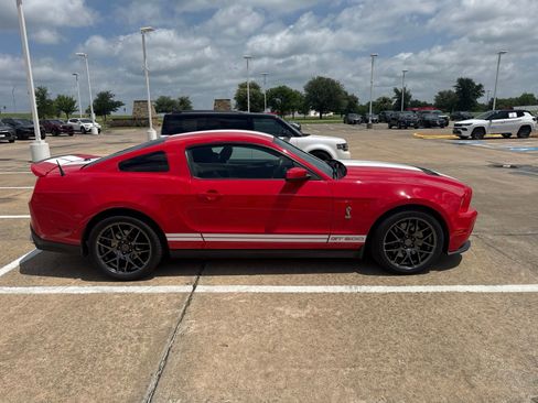 Used 2010 Ford Mustang Shelby GT500 RWD image 6