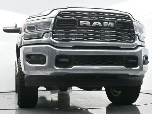 Used 2022 RAM 3500 Limited AWD/4WD image 43