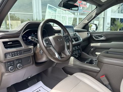 Certified 2023 Chevrolet Suburban Z71 w/ Luxury Package AWD/4WD image 28