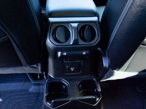 Used 2021 Jeep Gladiator Overland image 25