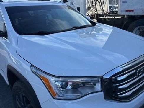 Used 2019 GMC Acadia SLT image 1
