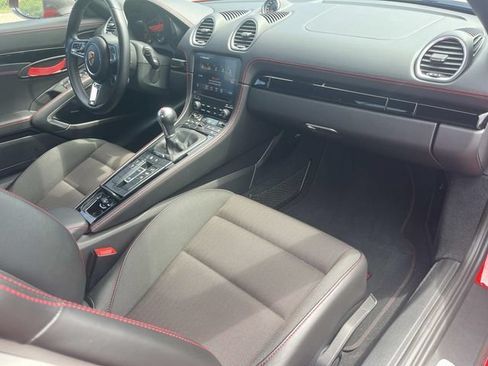 Used 2021 Porsche 718 Boxster RWD image 14