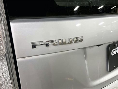 Used 2012 Toyota Prius Four image 9