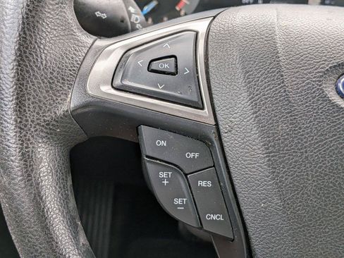 Used 2017 Ford Fusion SE FWD image 20