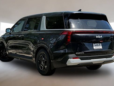 New 2026 Kia Carnival FWD image 3