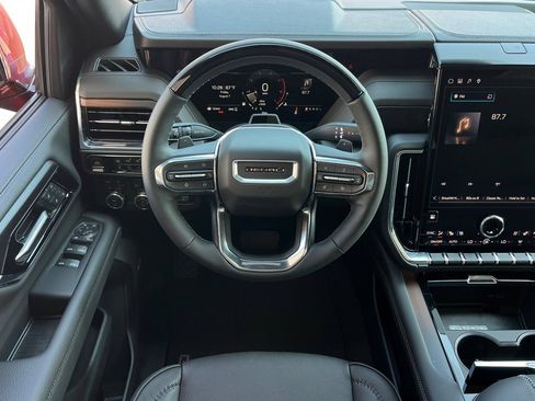 New 2026 GMC Yukon Denali w/ Denali Reserve Package AWD/4WD image 14