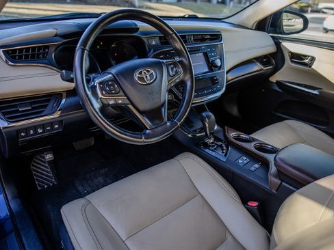 Used 2017 Toyota Avalon Limited image 14