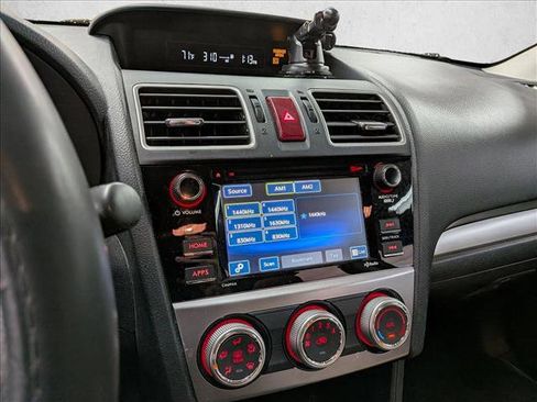 Used 2017 Subaru Crosstrek 2.0i Premium image 12