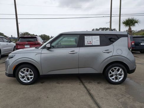 Used 2023 Kia Soul LX w/ Option Group 015 FWD image 7