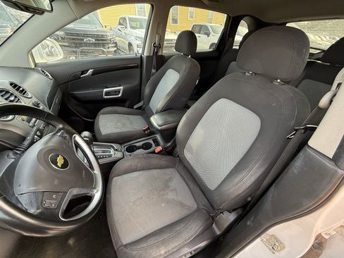 Used 2013 Chevrolet Captiva Sport LS image 4