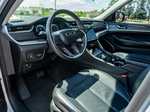 Used 2021 Jeep Grand Cherokee L Limited RWD image 11