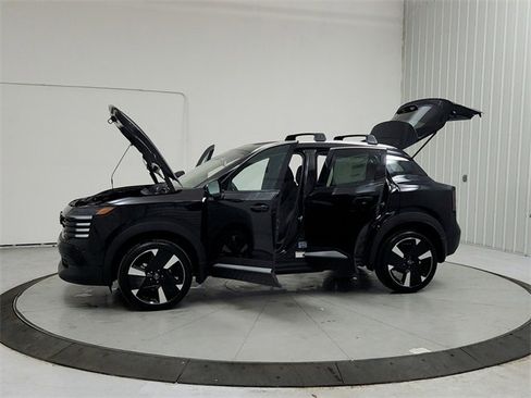 New 2026 Nissan Kicks SR image 12