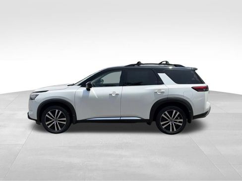 Used 2025 Nissan Pathfinder Platinum AWD/4WD image 2